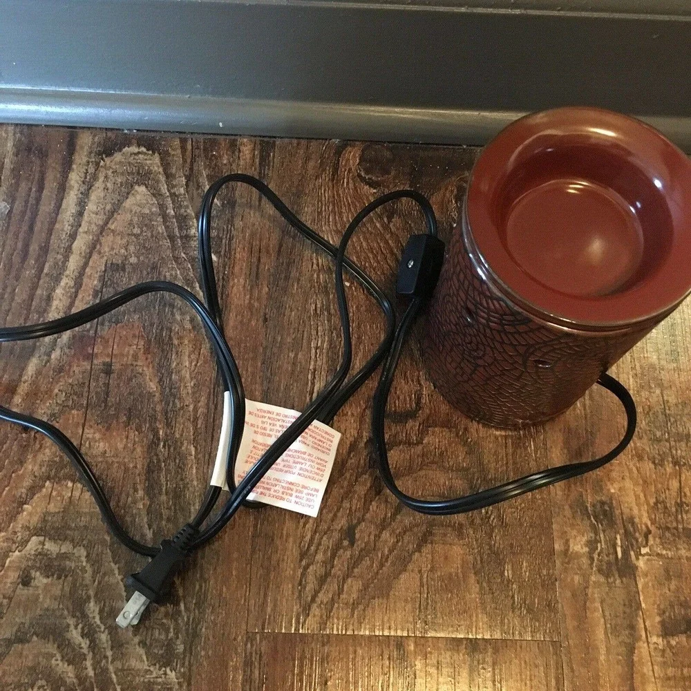 Scentsy Cobbled Leather Wax Warmer Rare Retired Red Black Brick Pattern 26979